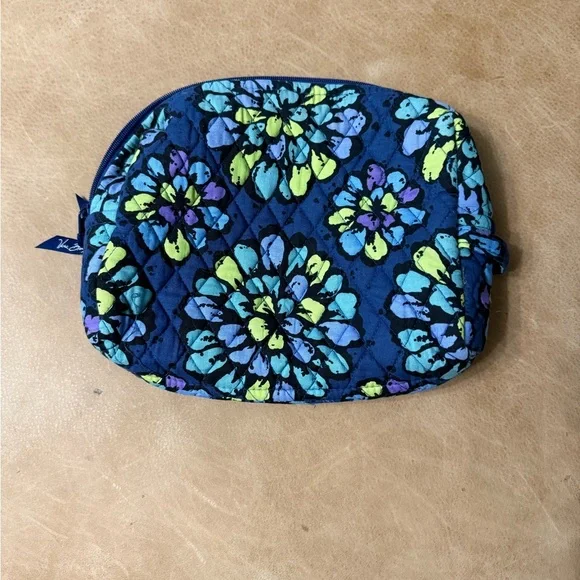 Vera Bradley Indigo Pop Blue Flowers Large Waterproof Cosmetic Travel Zip Bag - Picture 2 of 6